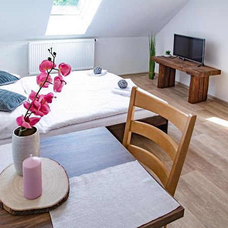Apartmany Kurojedy Bor ภายนอก รูปภาพ