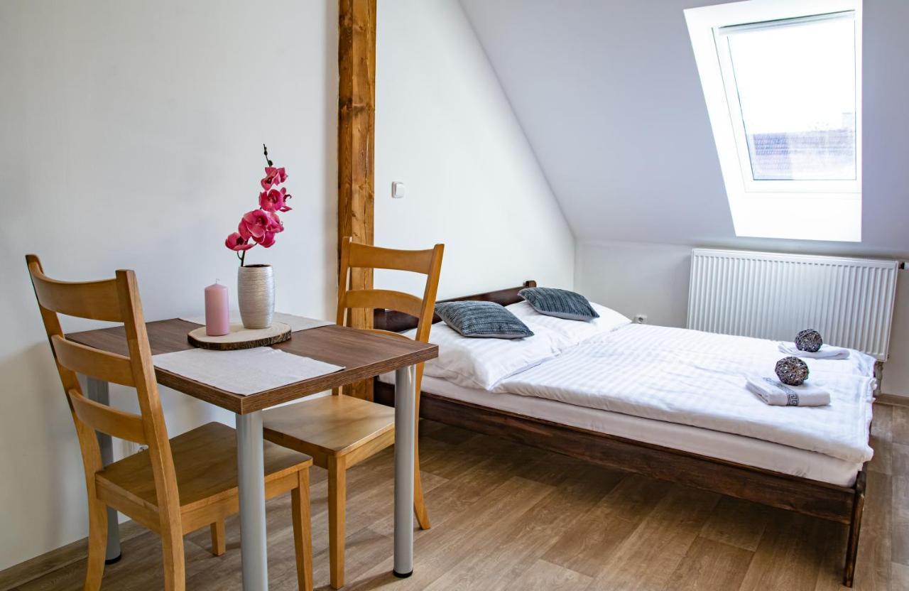 Apartmany Kurojedy Bor ภายนอก รูปภาพ