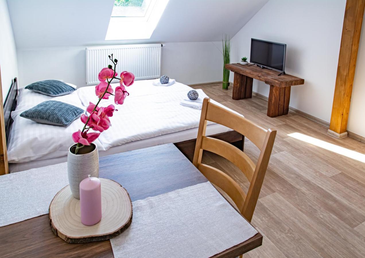 Apartmany Kurojedy Bor ภายนอก รูปภาพ